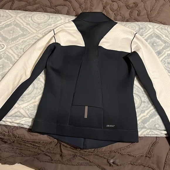 New Balance Running Jacket - Picture 2 of 4